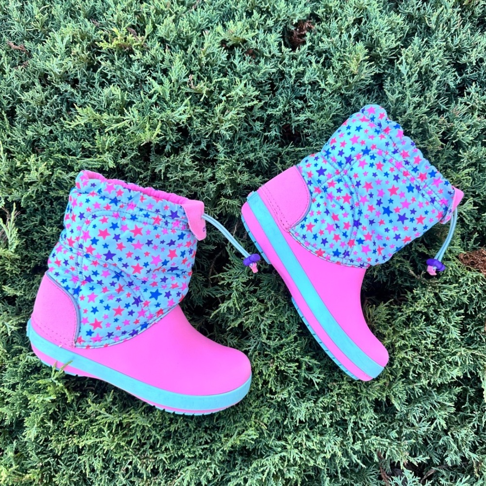 Crocs Kids Lodgepoint Kids Winter Puff Snow Boots Size J2 Pink Blue Star Print